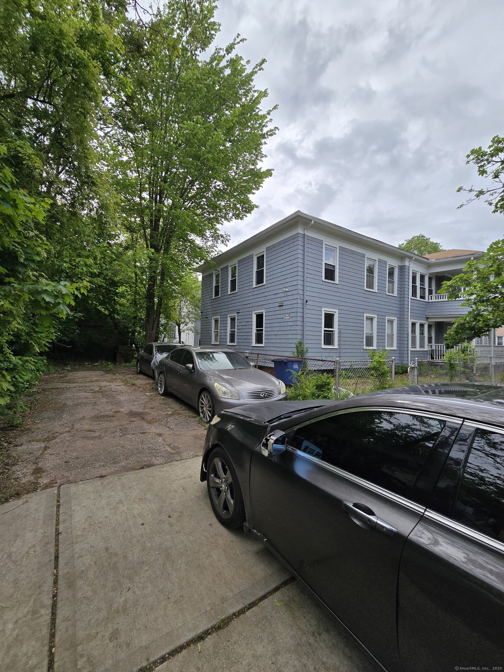 Property Photo:  516 Dixwell Avenue  CT 06511 