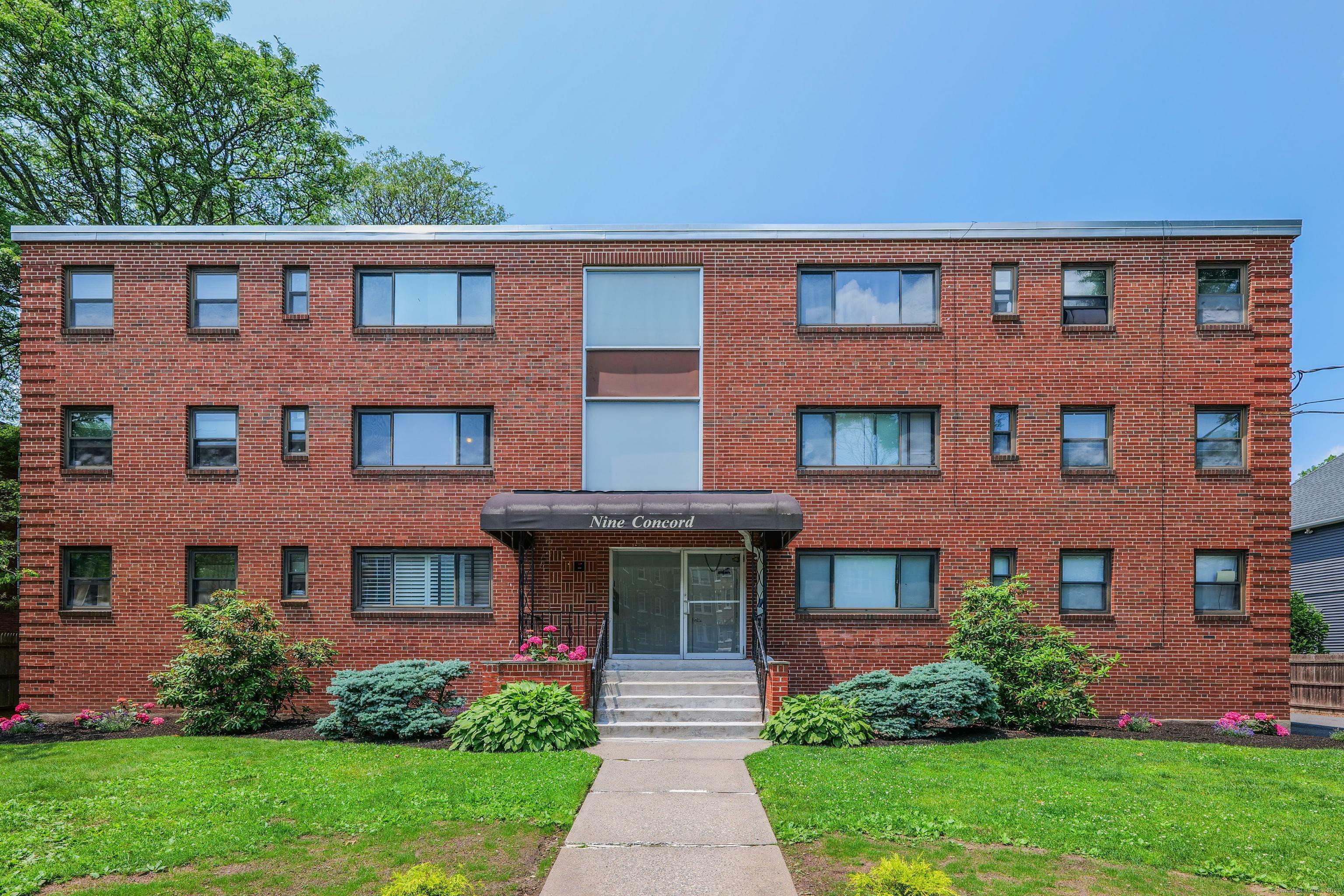 Property Photo: 9 Concord Street Apt B4 CT 06119