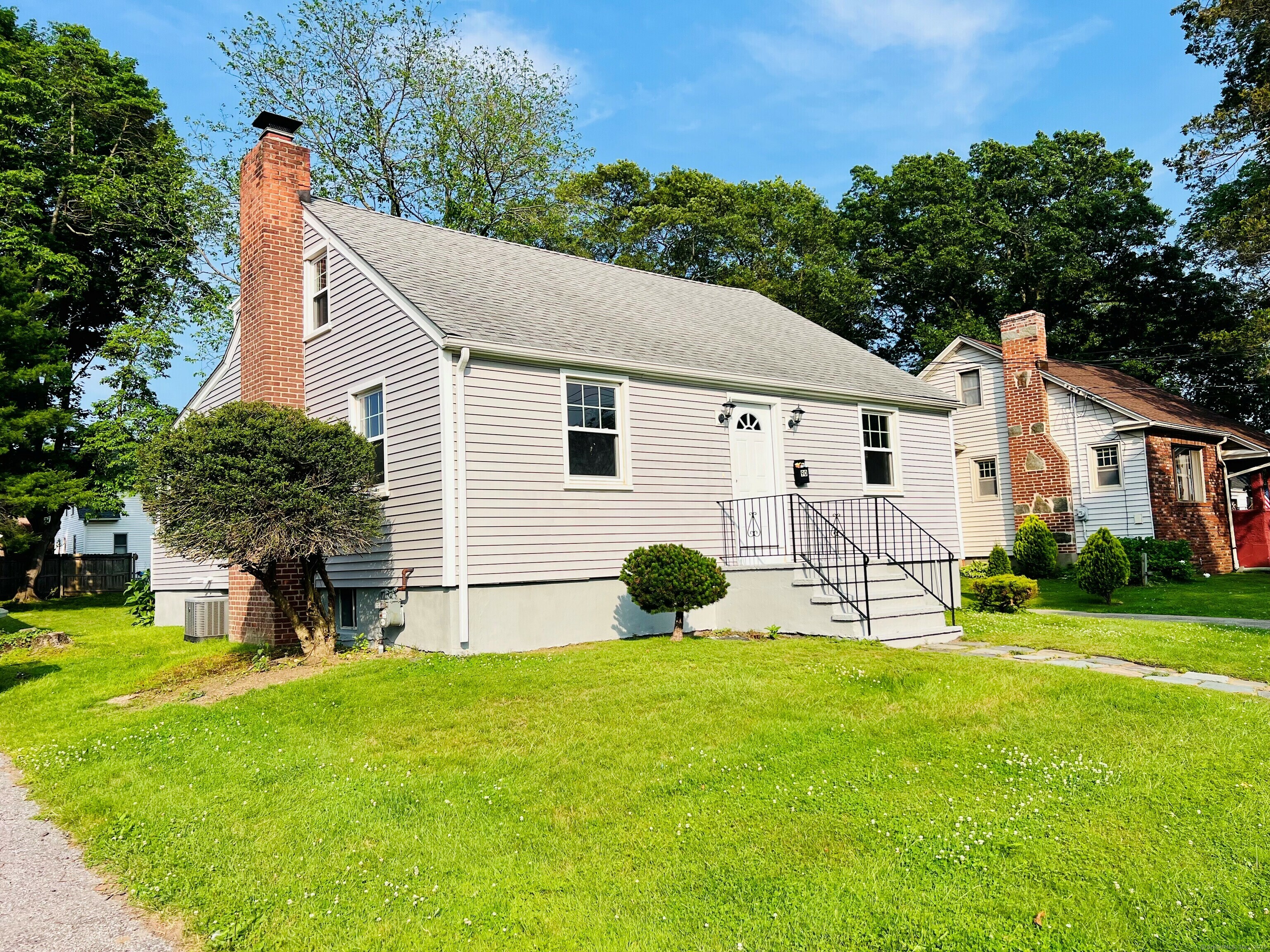 Property Photo: 90 Fairview Street CT 06460