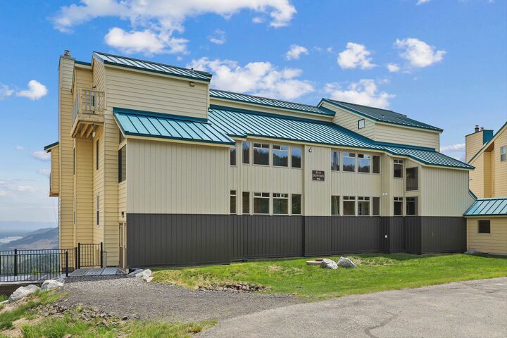 Property Photo:  28600 N Mt Spokane Park Dr 506  WA 99021 