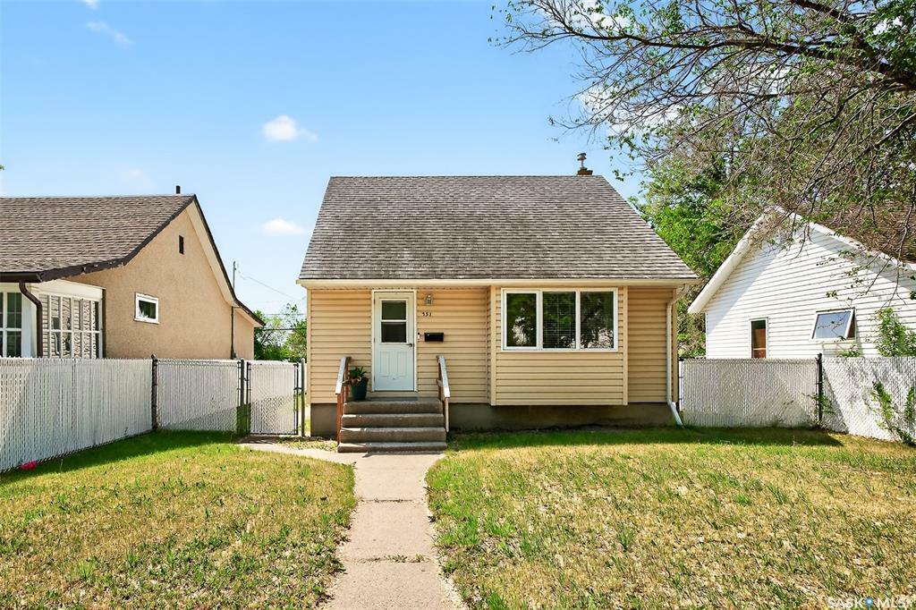 751 Ominica Street E  Moose Jaw SK S6H 0H7 photo