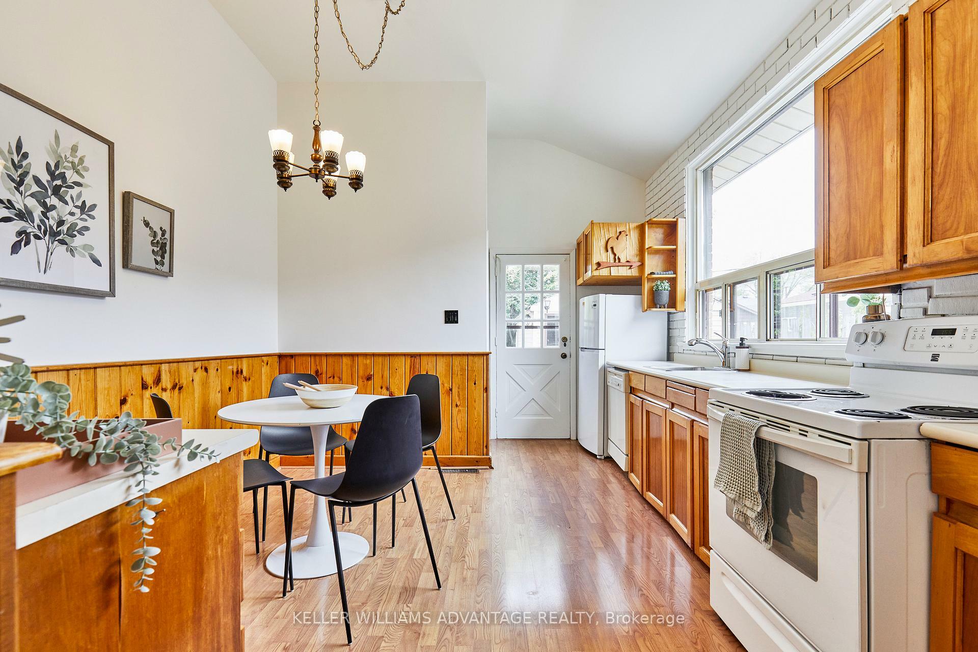 Property Photo: 25 Farmbrook Road ON M1J 2S3