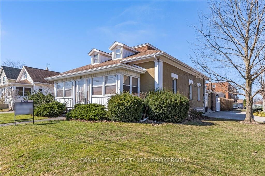 Property Photo:  49 Pine Street S  ON L2V 3L5 