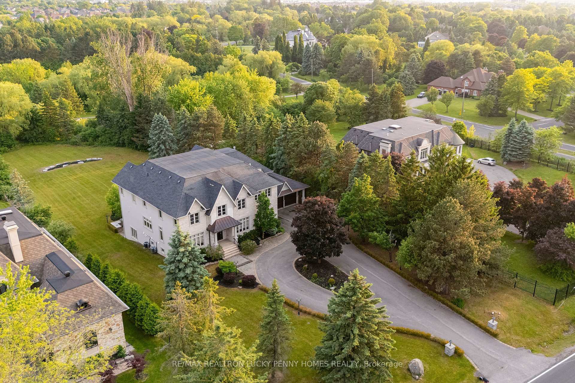 Property Photo: 60 Cachet Parkway ON L6C 1C2