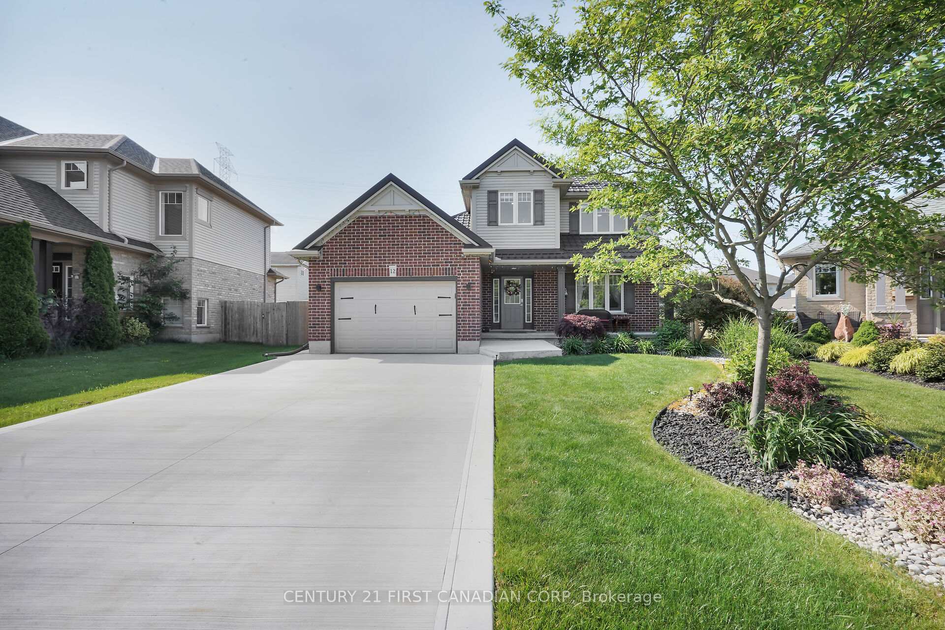Property Photo: 12 Hawthorn Court ON N5P 0A1