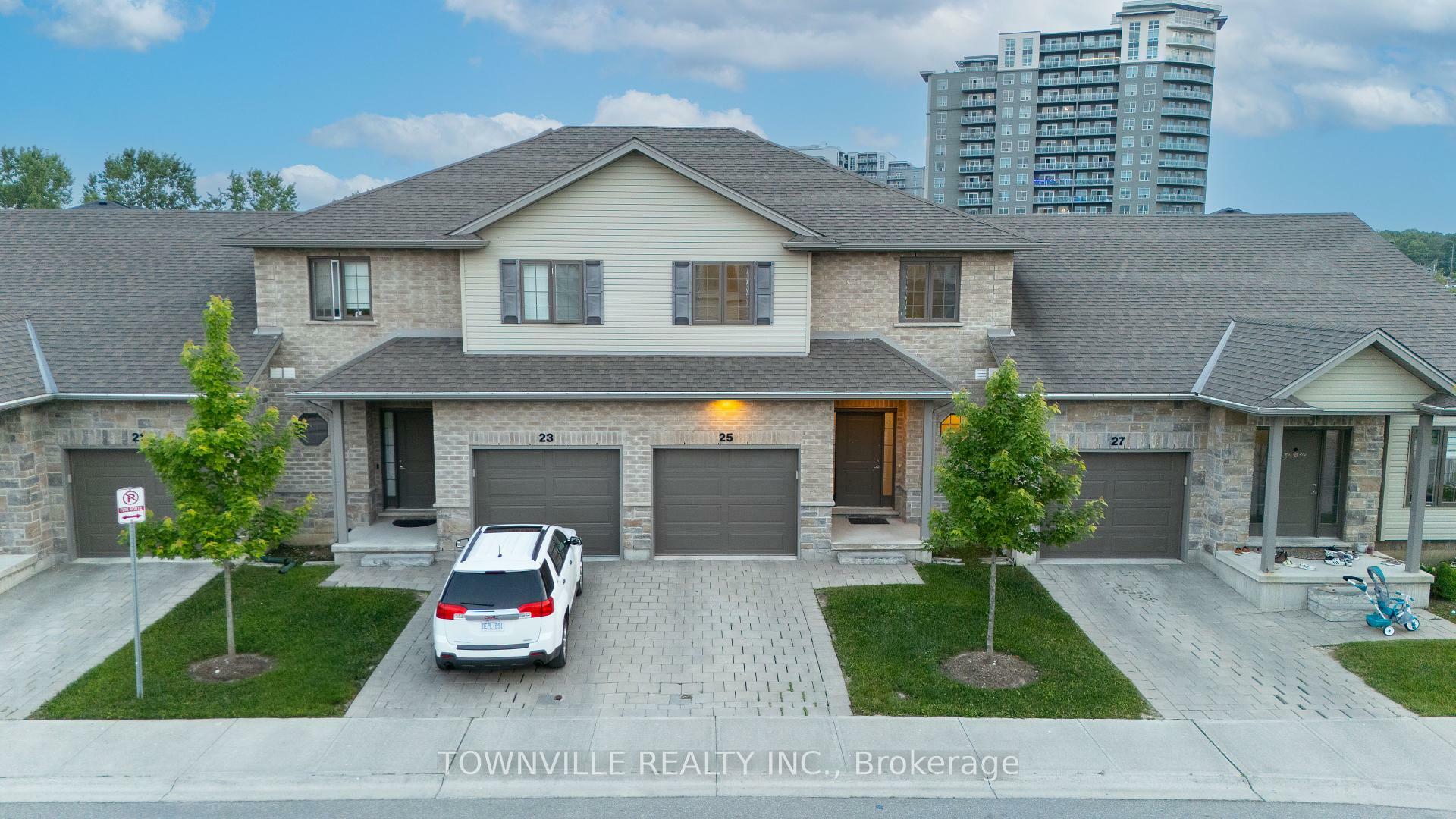 Property Photo: 2910 Tokala Trail 25 ON N6G 0T9
