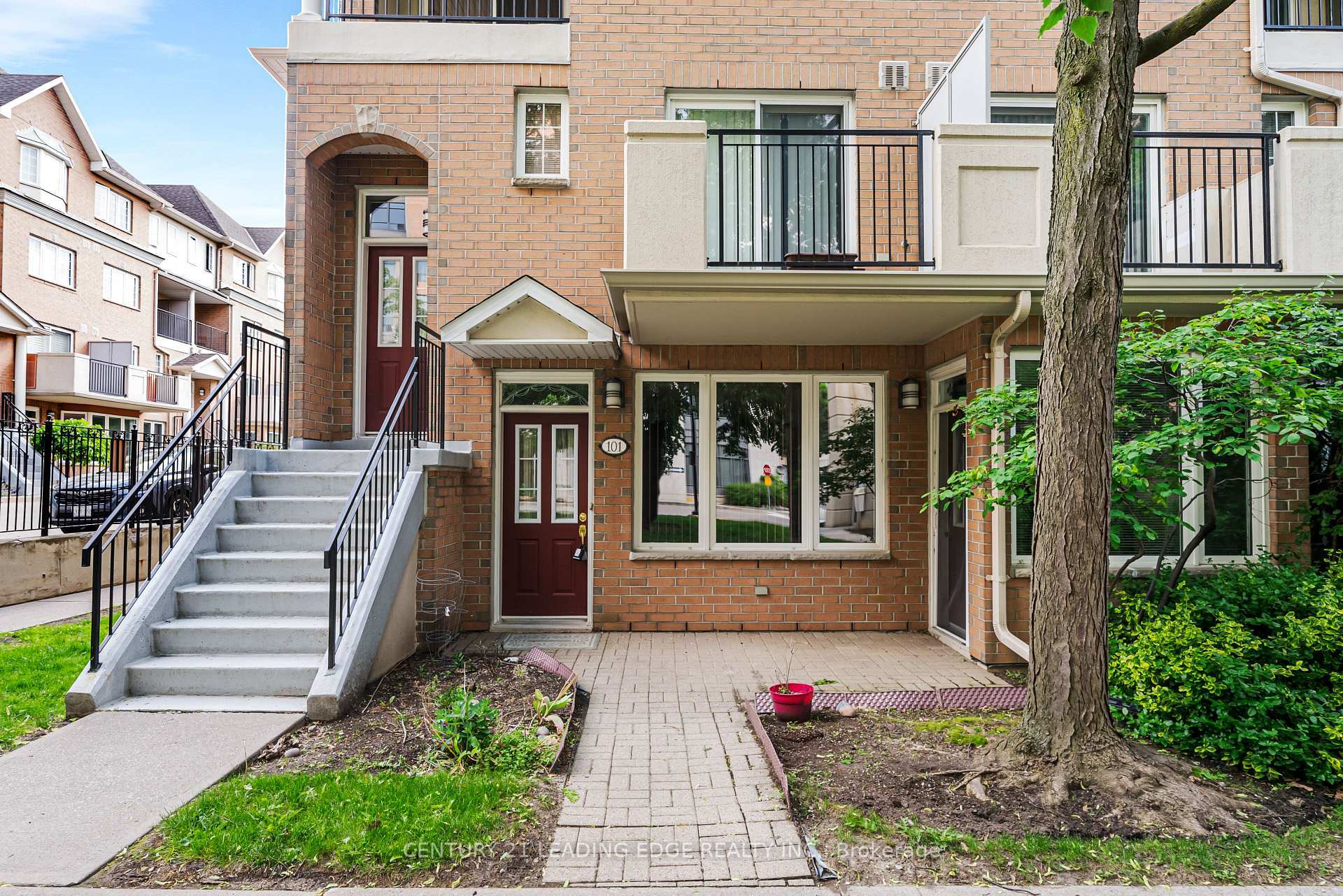 Photo de la propriété: 101 Grandview Way ON M2N 6V2