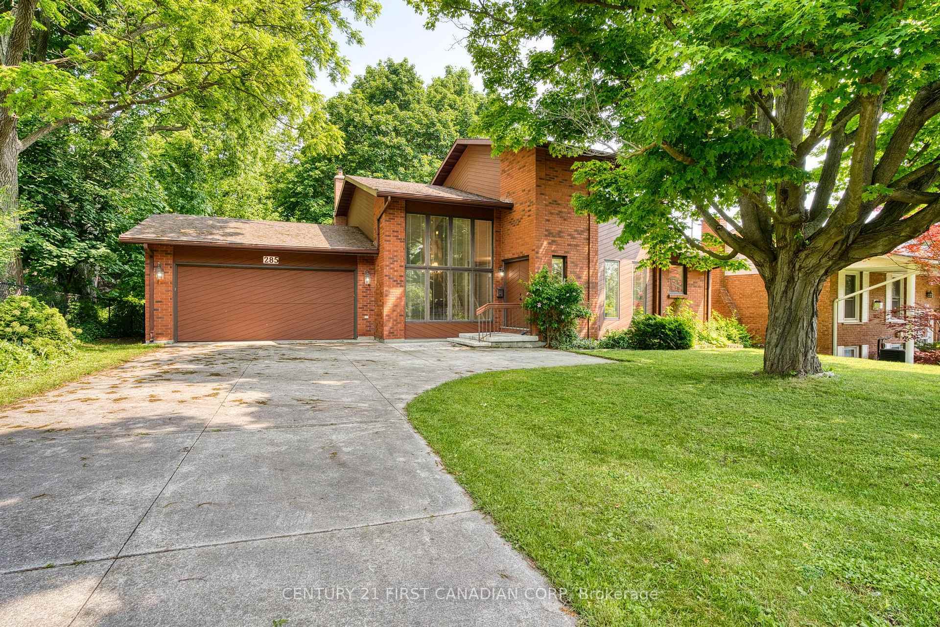 Photo de la propriété: 285 Riverside Drive ON N6H 1G1