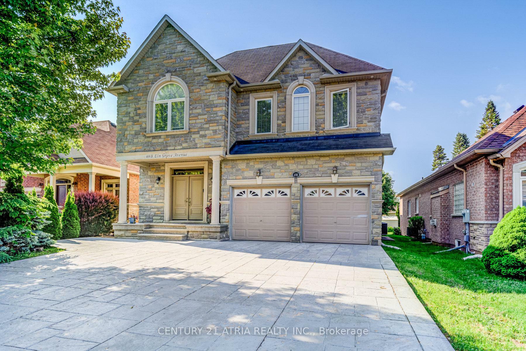 Photo de la propriété: 69 B Elm Grove Avenue ON L4E 2V4
