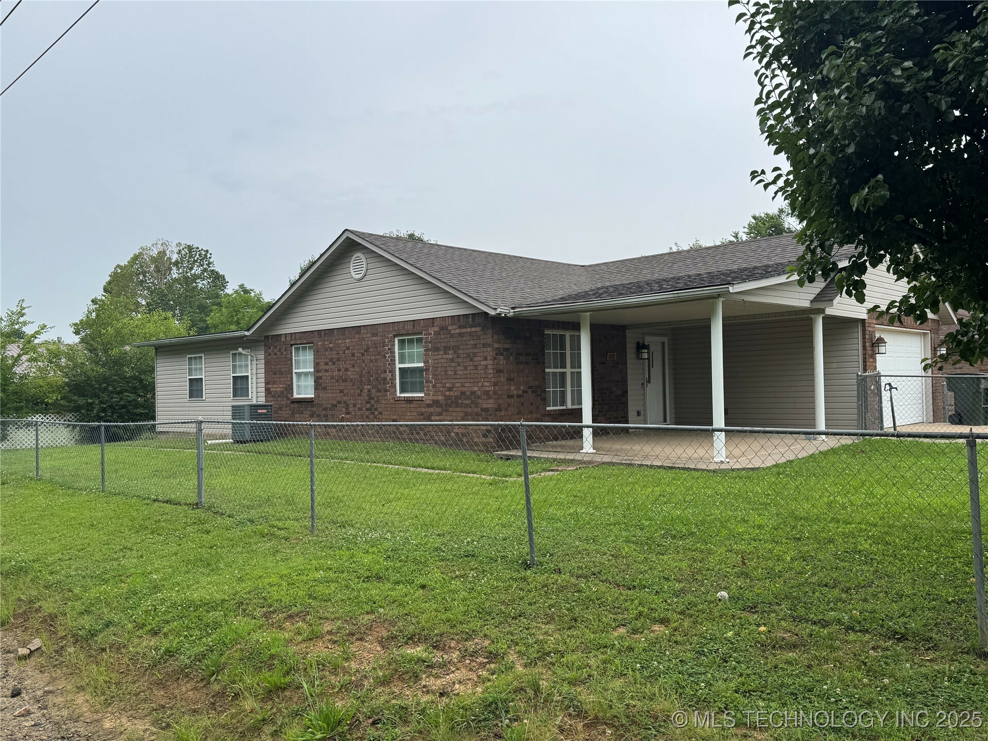 Property Photo: 1122 Green Street OK 74955