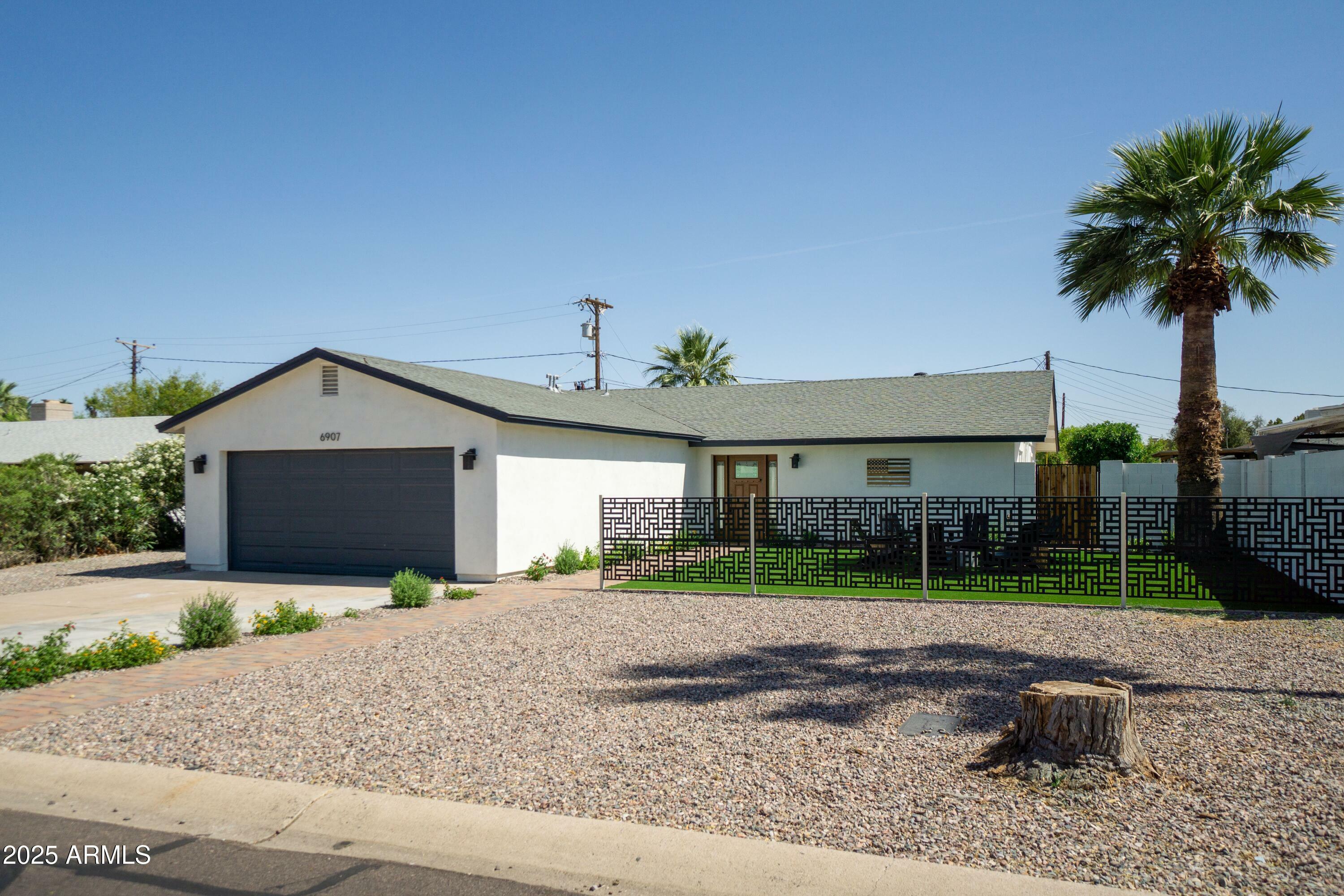 Property Photo: 6907 E Palm Lane AZ 85257