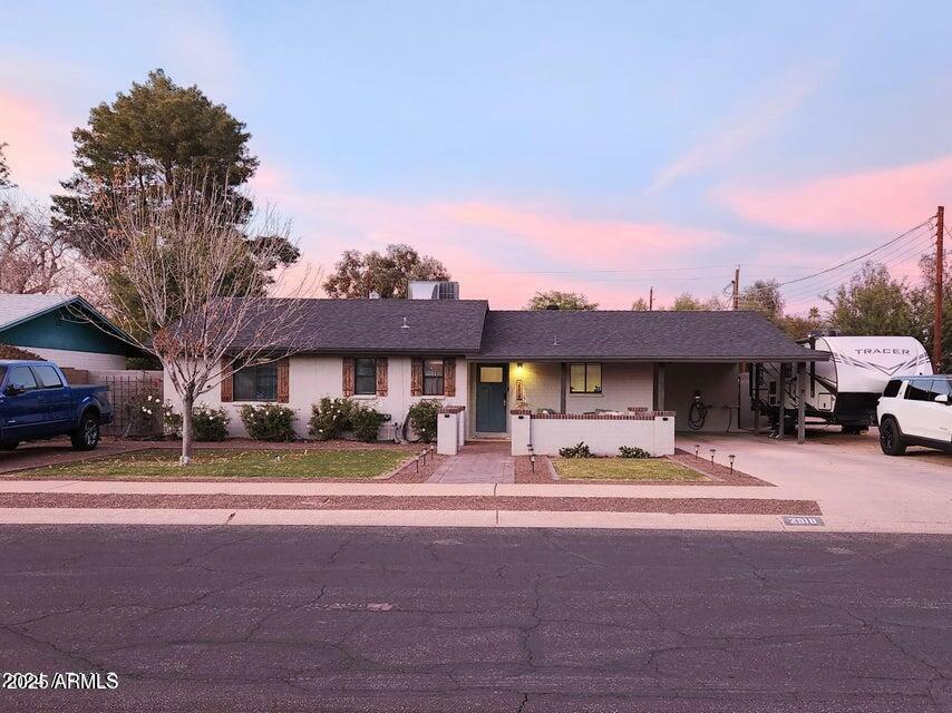 Property Photo: 2518 E Flower Street E AZ 85016