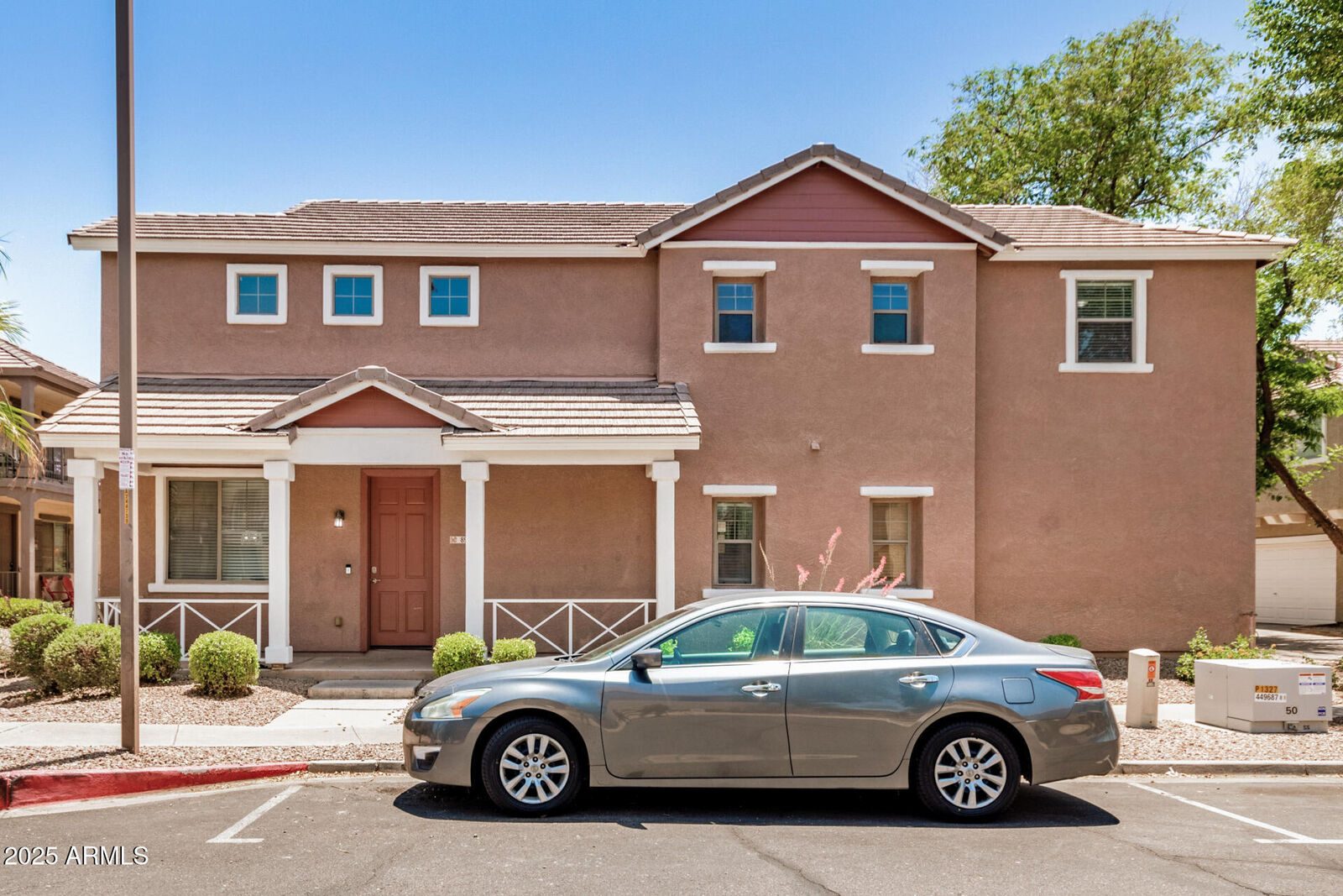 Property Photo: 89 E Palomino Drive AZ 85296