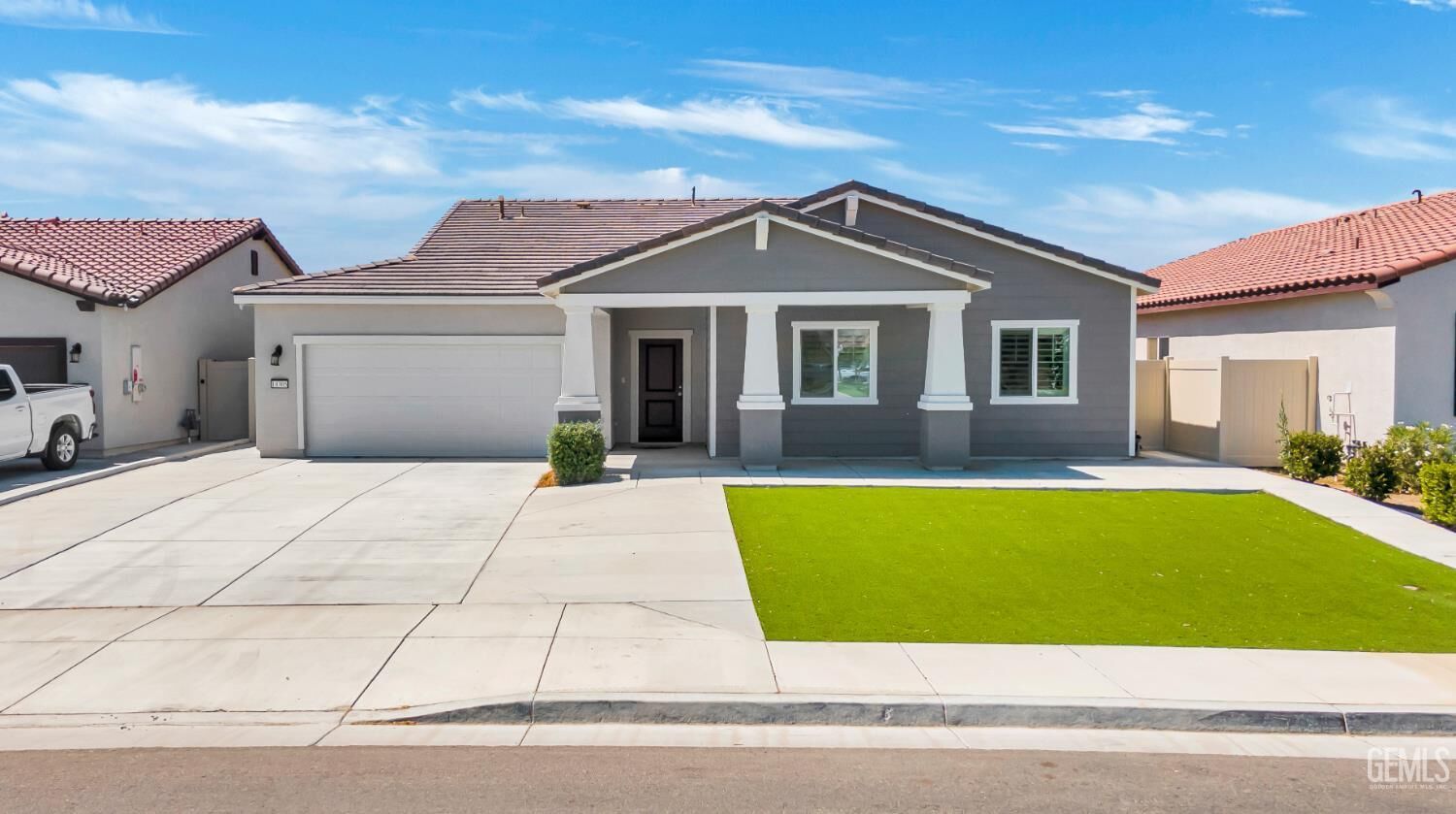 Property Photo:  10305 Yukon River Ave  CA 93311 