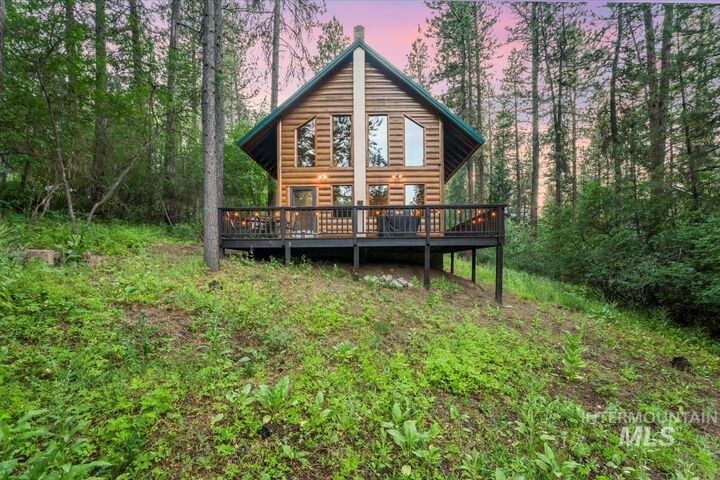 Property Photo:  5 Huckleberry Rd.  ID 83622 