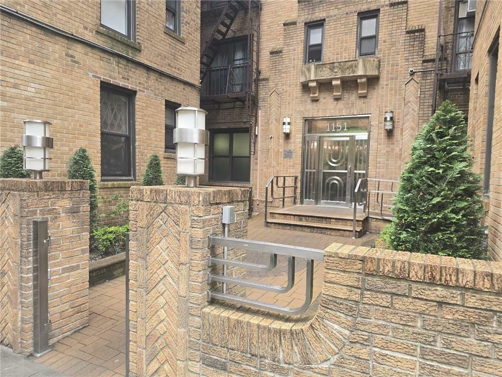 Property Photo: 1151 Brighton Beach Avenue 2H NY 11235