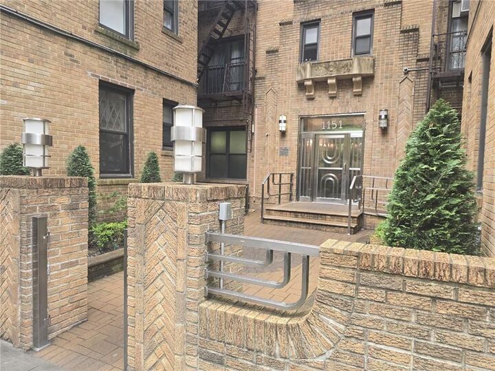 Property Photo: 1151 Brighton Beach Avenue 2H NY 11235