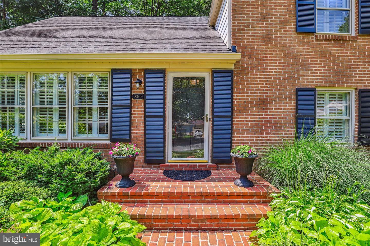 Property Photo: 8305 Toll House Road VA 22003