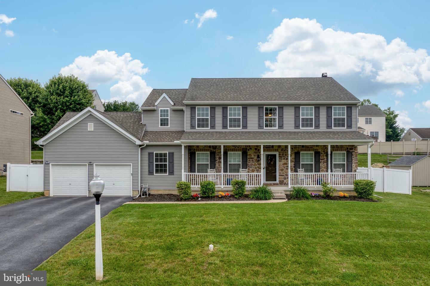 Property Photo:  130 Surrey Lane  PA 17402 