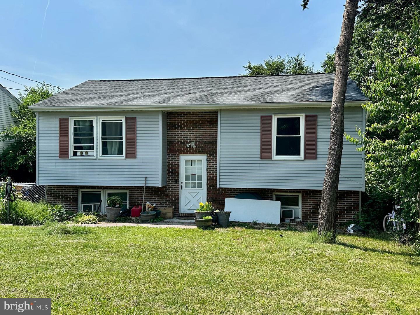 Property Photo: 147 Country Park Drive VA 22602