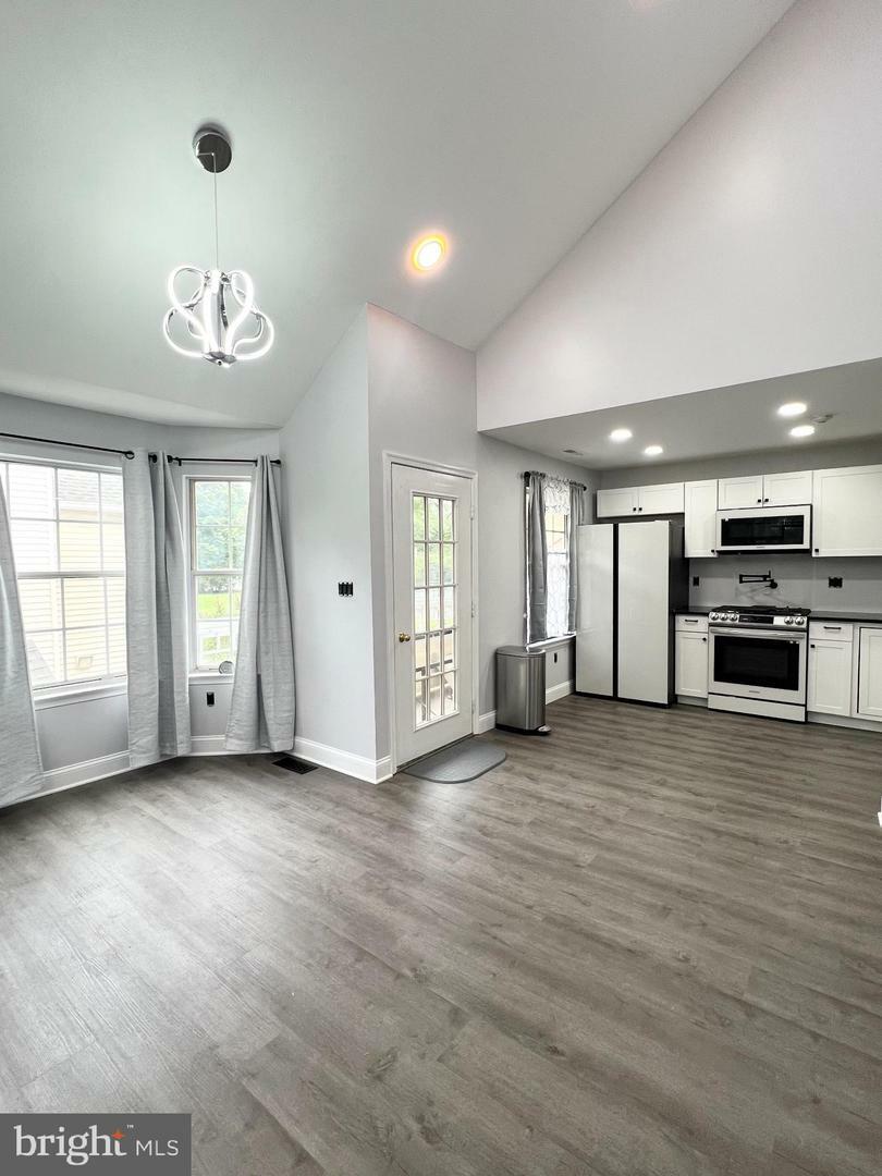 7 Powell Court  Hightstown NJ 08520 photo