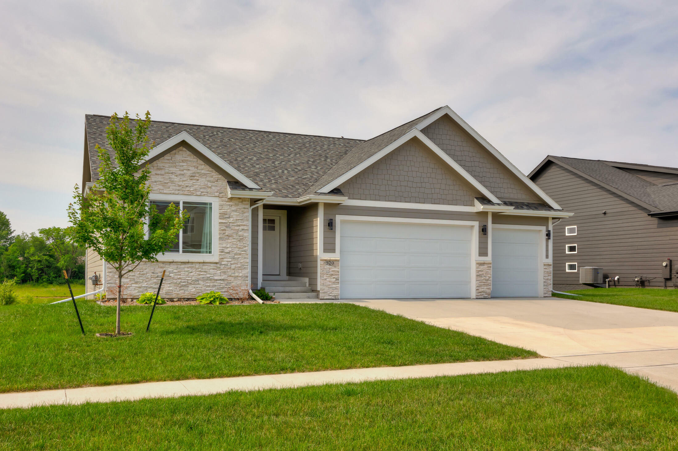 Property Photo: 520 Creekview Avenue IA 50226