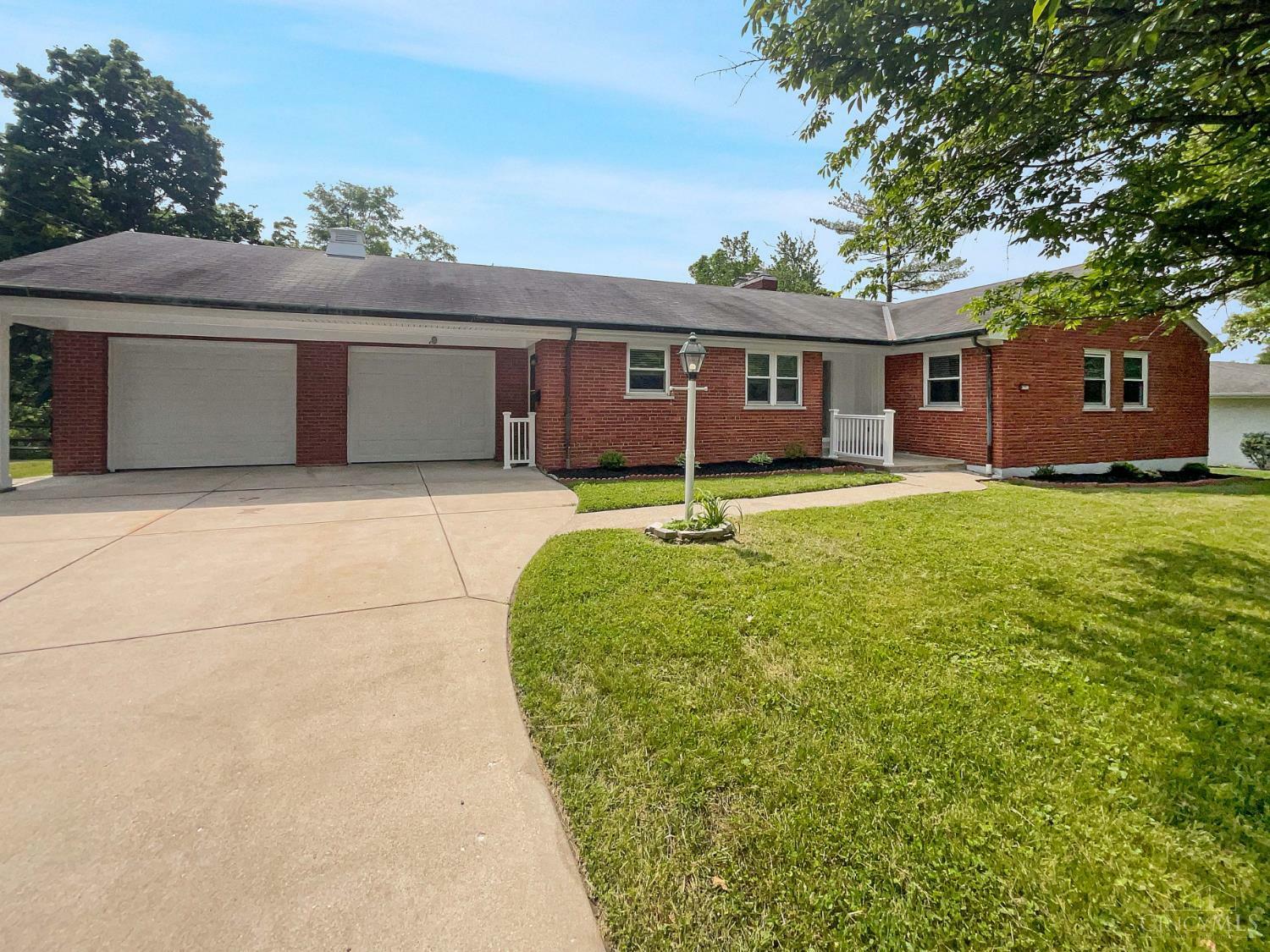 4772 S Raeburn Drive  Cincinnati OH 45223 photo