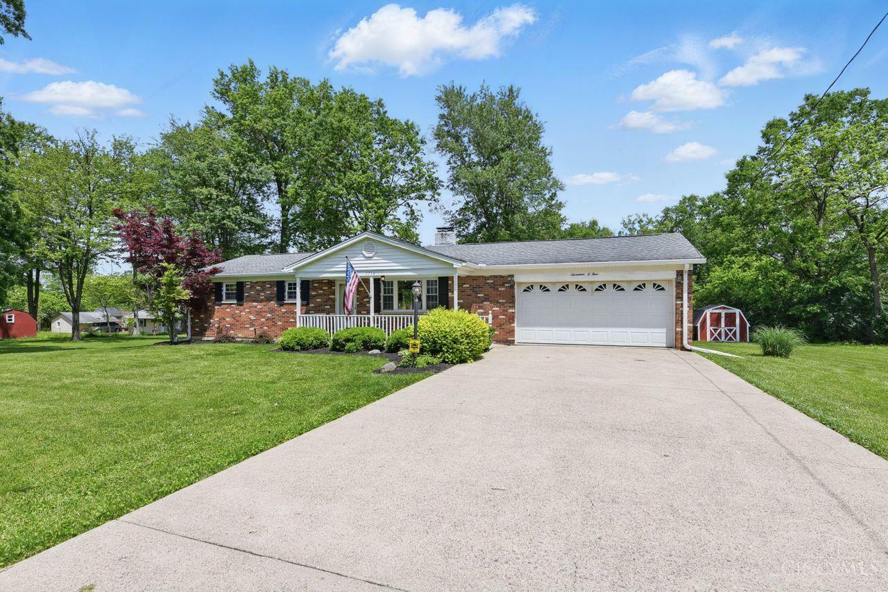 Property Photo: 1704 Ludlow Circle OH 45102
