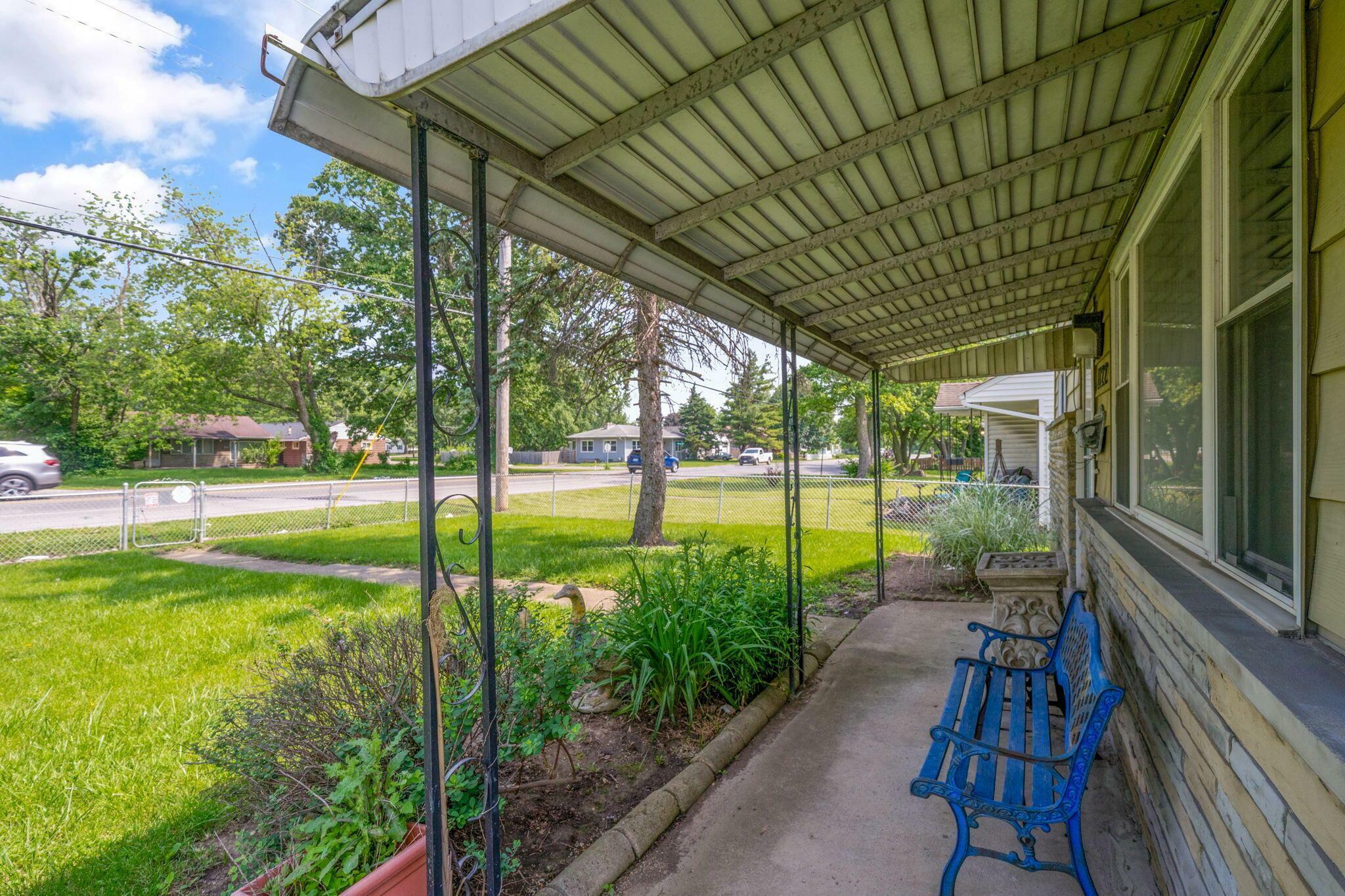 Property Photo: 1122 Harrisburg Pike OH 43223