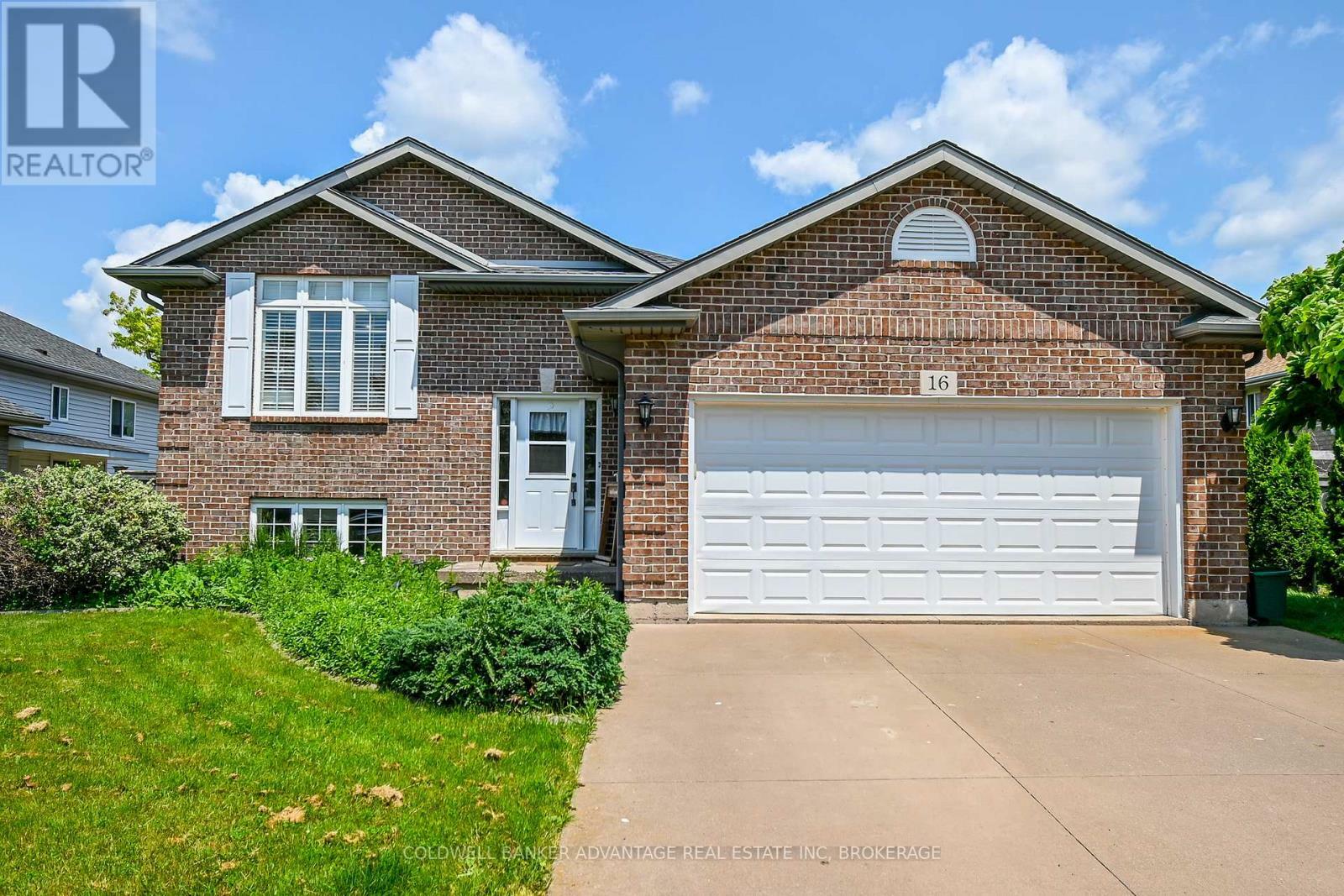 16 Wellandvale Drive  Welland (N. Welland) ON L3C 7C4 photo