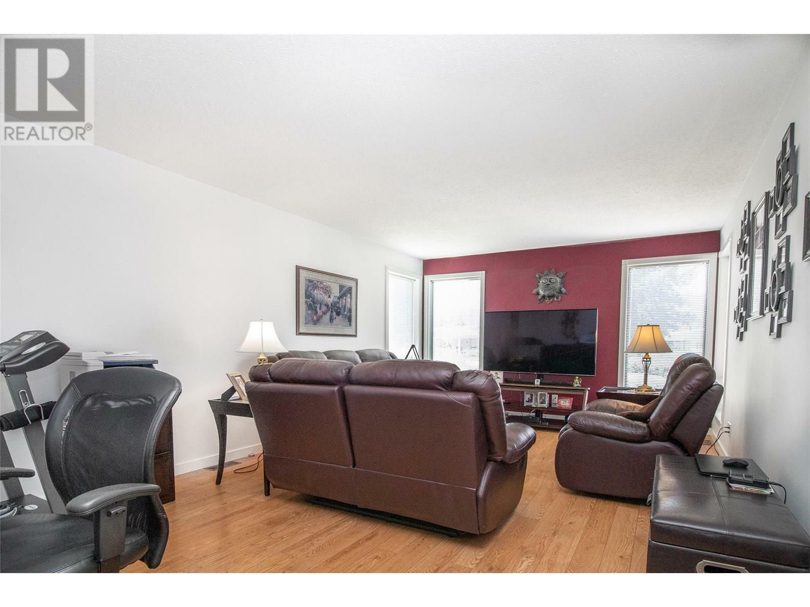 Property Photo: 1255 Raymer Avenue 118 BC V1W 3S3