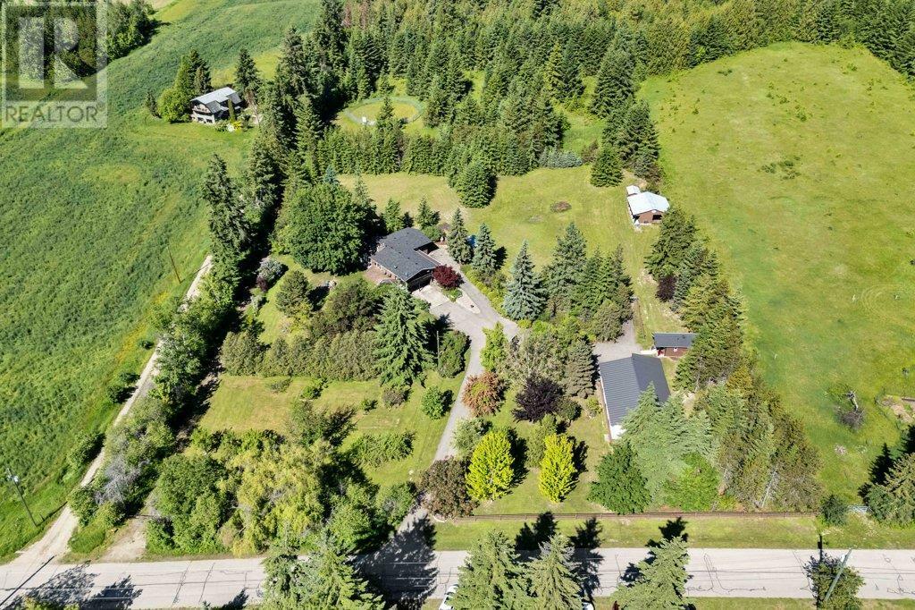 3681 40 Street Northeast  Salmon Arm BC V1E 1Z6 photo