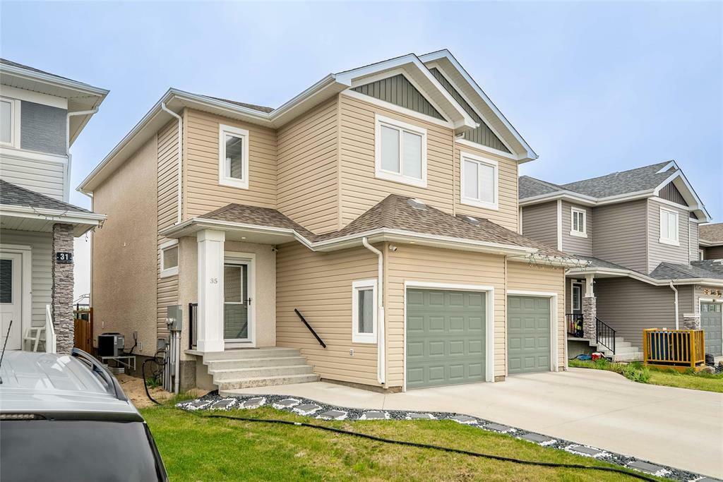 Property Photo: 35 Phoenix Way MB R2V 5B1