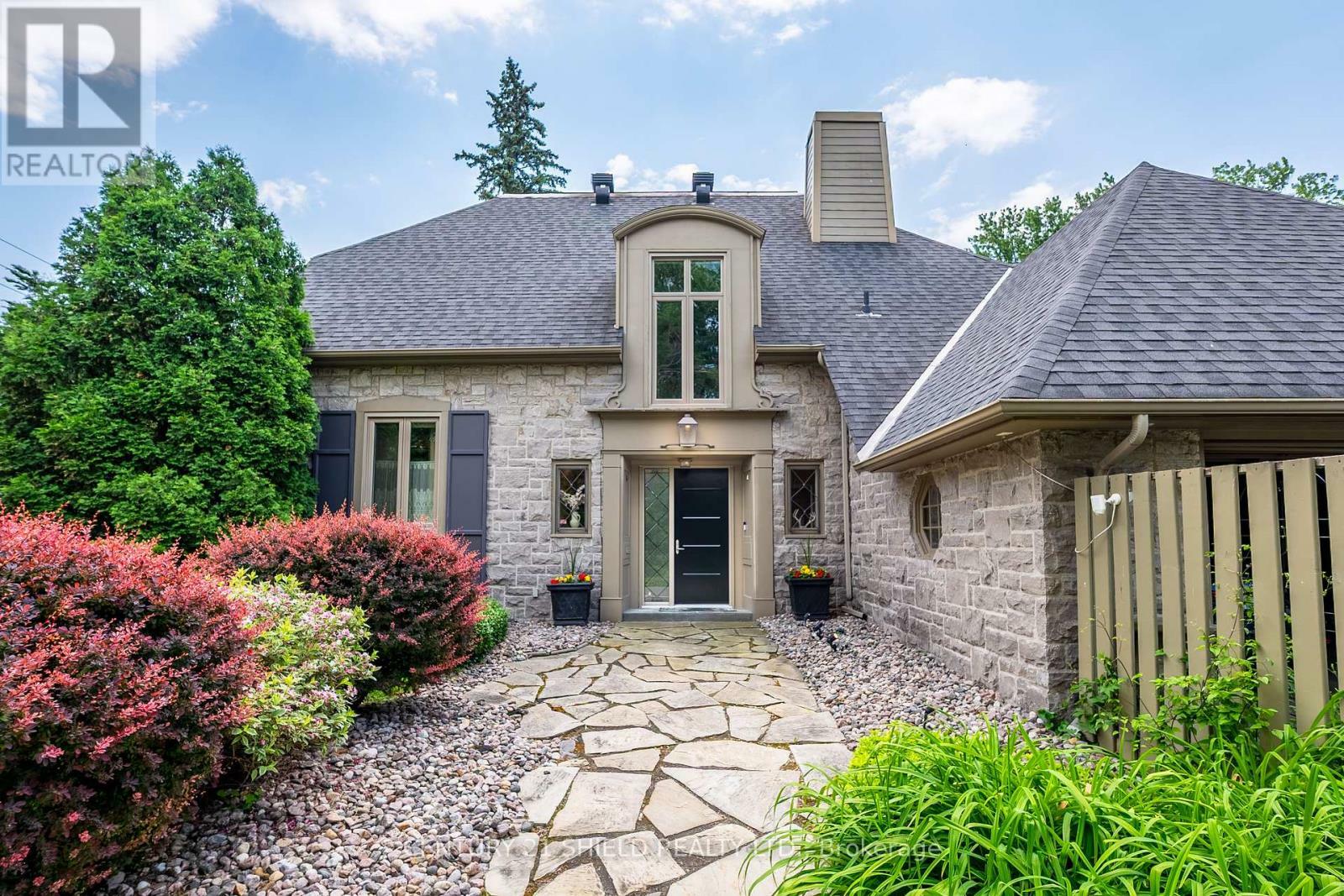 Photo de la propriété:  330 Sydney Street  ON K6H 3H6 