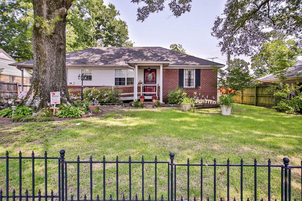 Property Photo: 1007 Avalon Street AR 72301