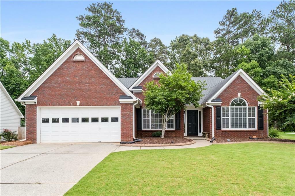 Property Photo: 192 Sandhurst Court GA 30024