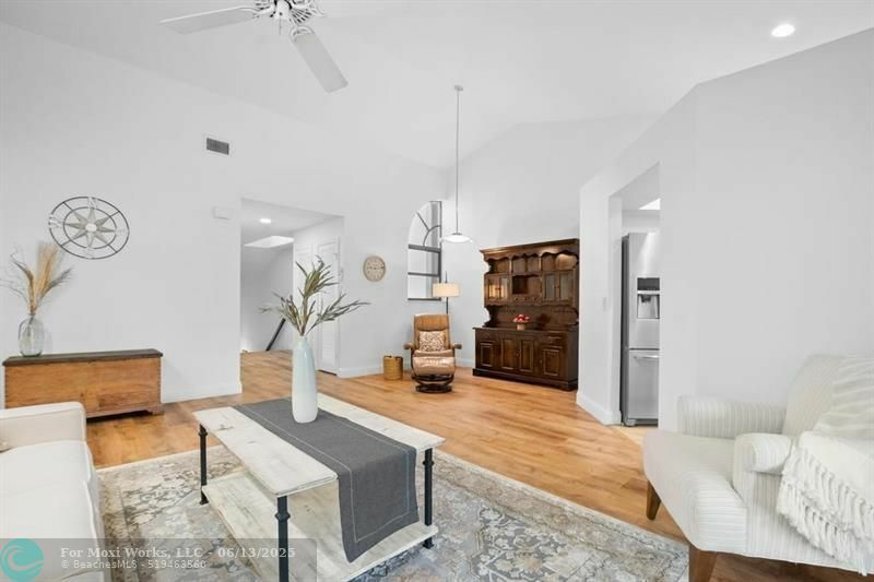 Property Photo: 3315 Water Oak Dr 1302 FL 33021
