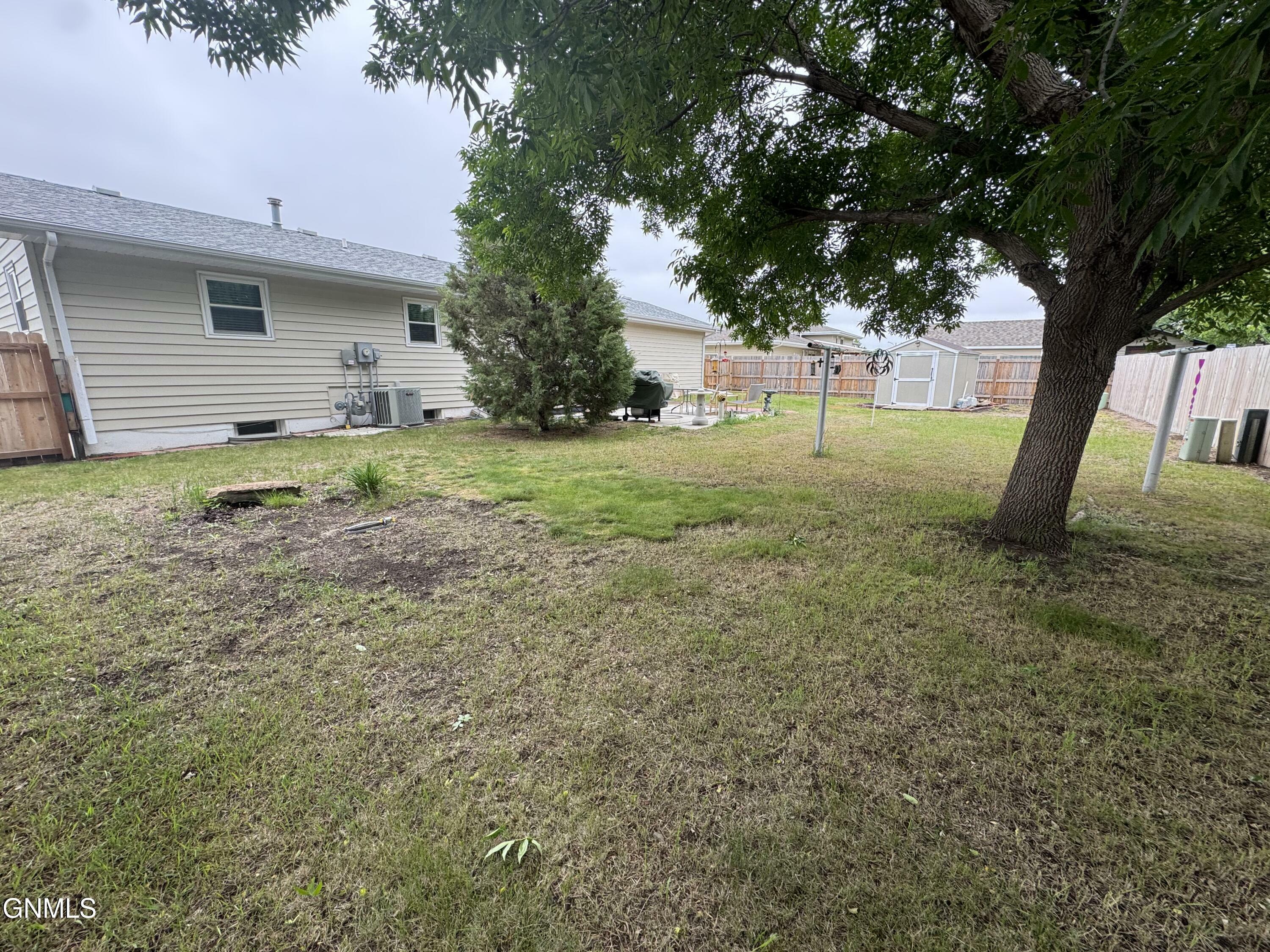 Property Photo: 680 3rd Avenue SW ND 58601