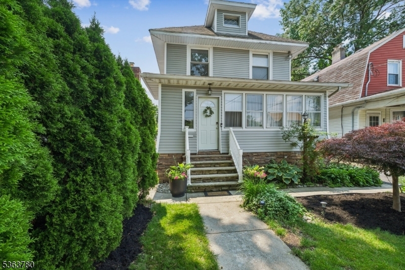 Property Photo:  118 E Lincoln Ave  NJ 07204 