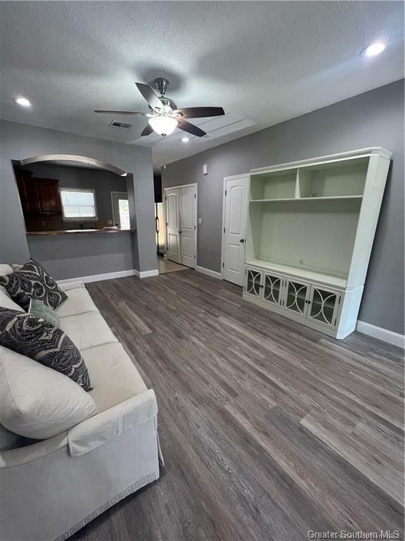 Property Photo: 4400 Brown Street F LA 70607