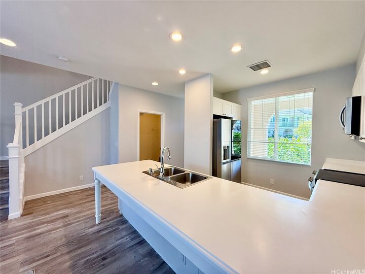 Property Photo:  91-2220 Kaiwawalo Street 11-1105  HI 96706 