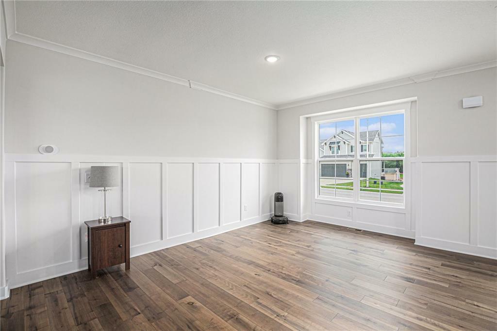 Property Photo: 10518 N Hawthorne Avenue MO 64157