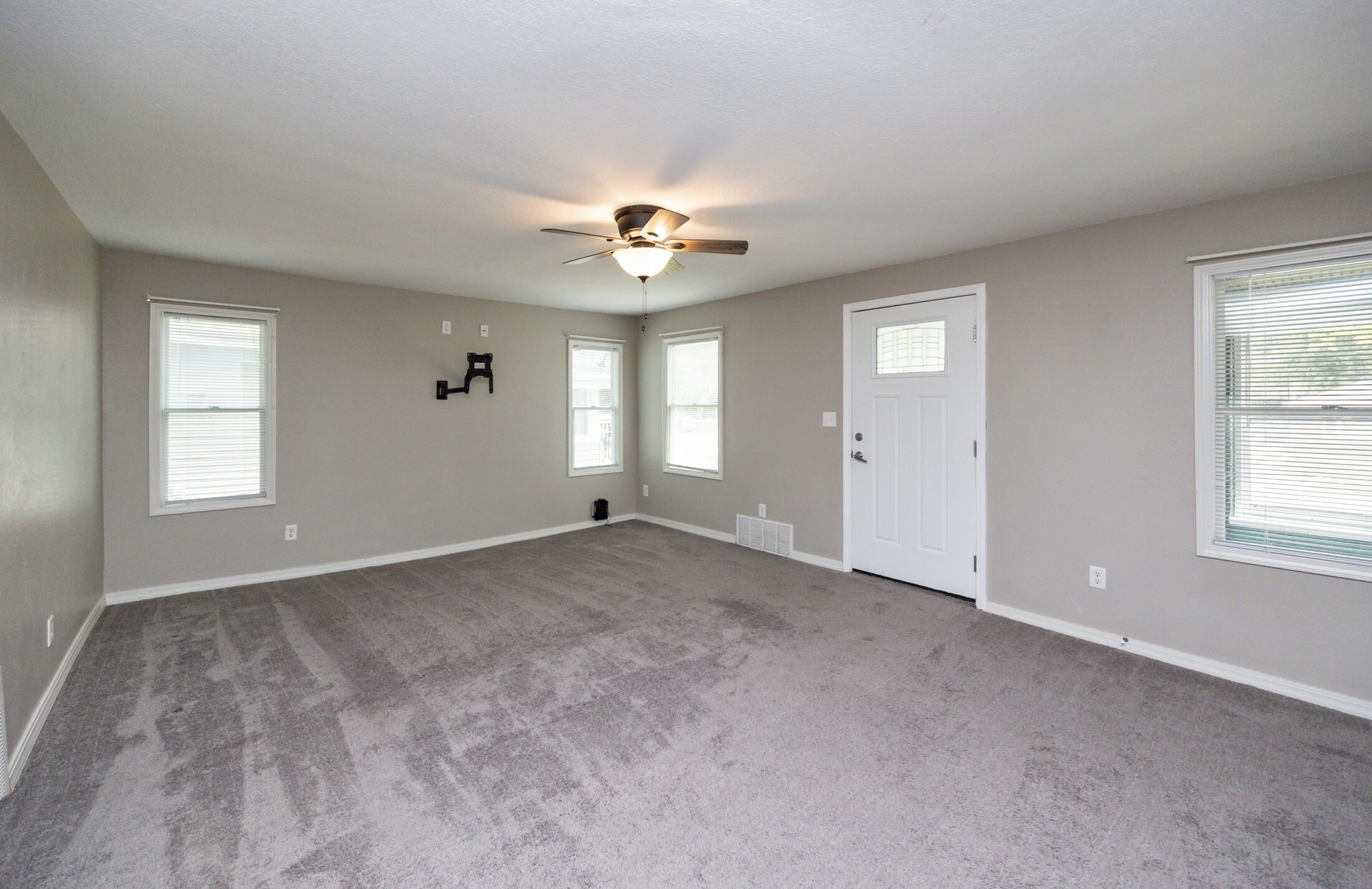 Property Photo: 1012 28th Street IA 50311