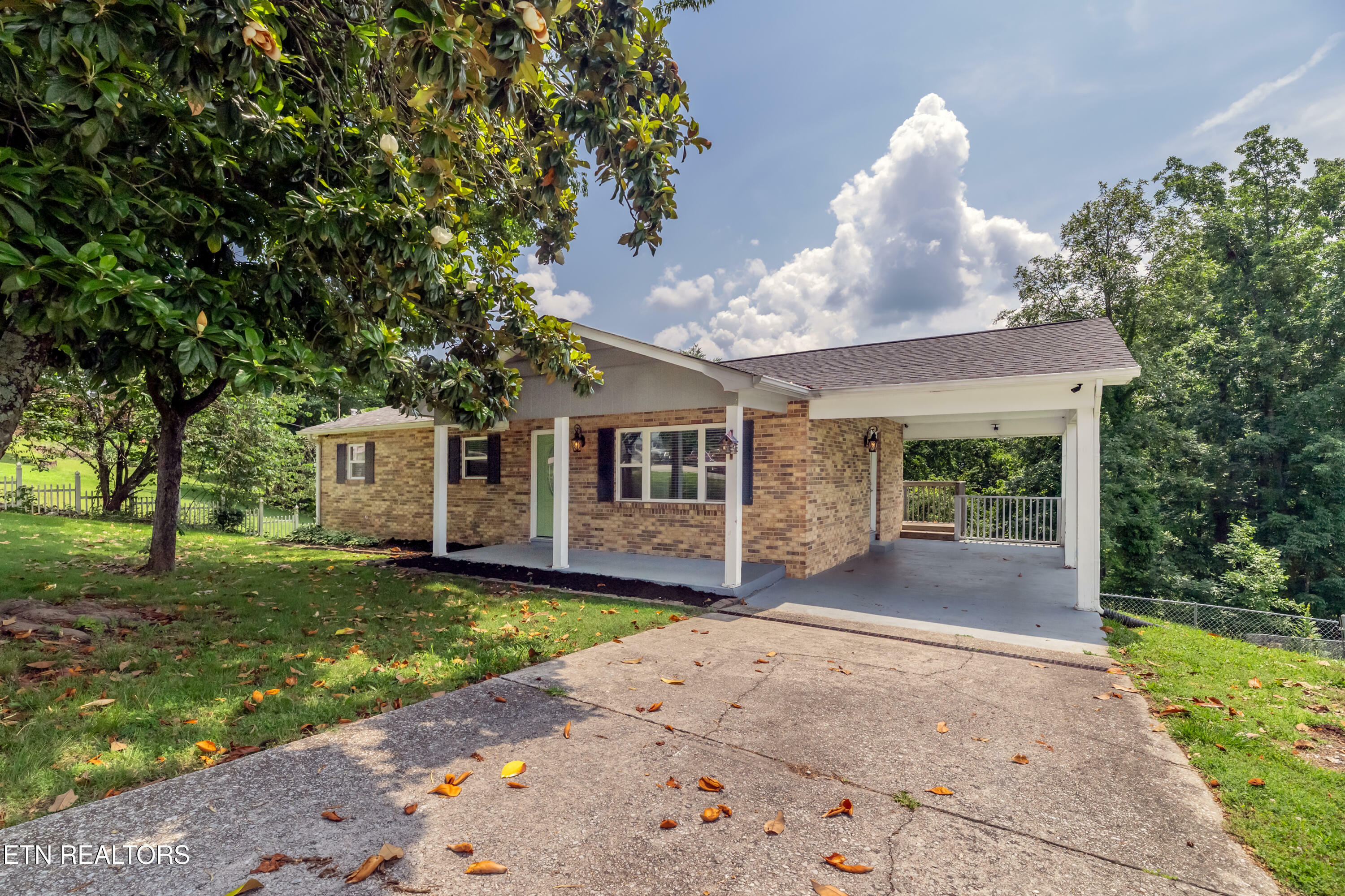 Property Photo: 612 W Ridgecrest Drive TN 37763