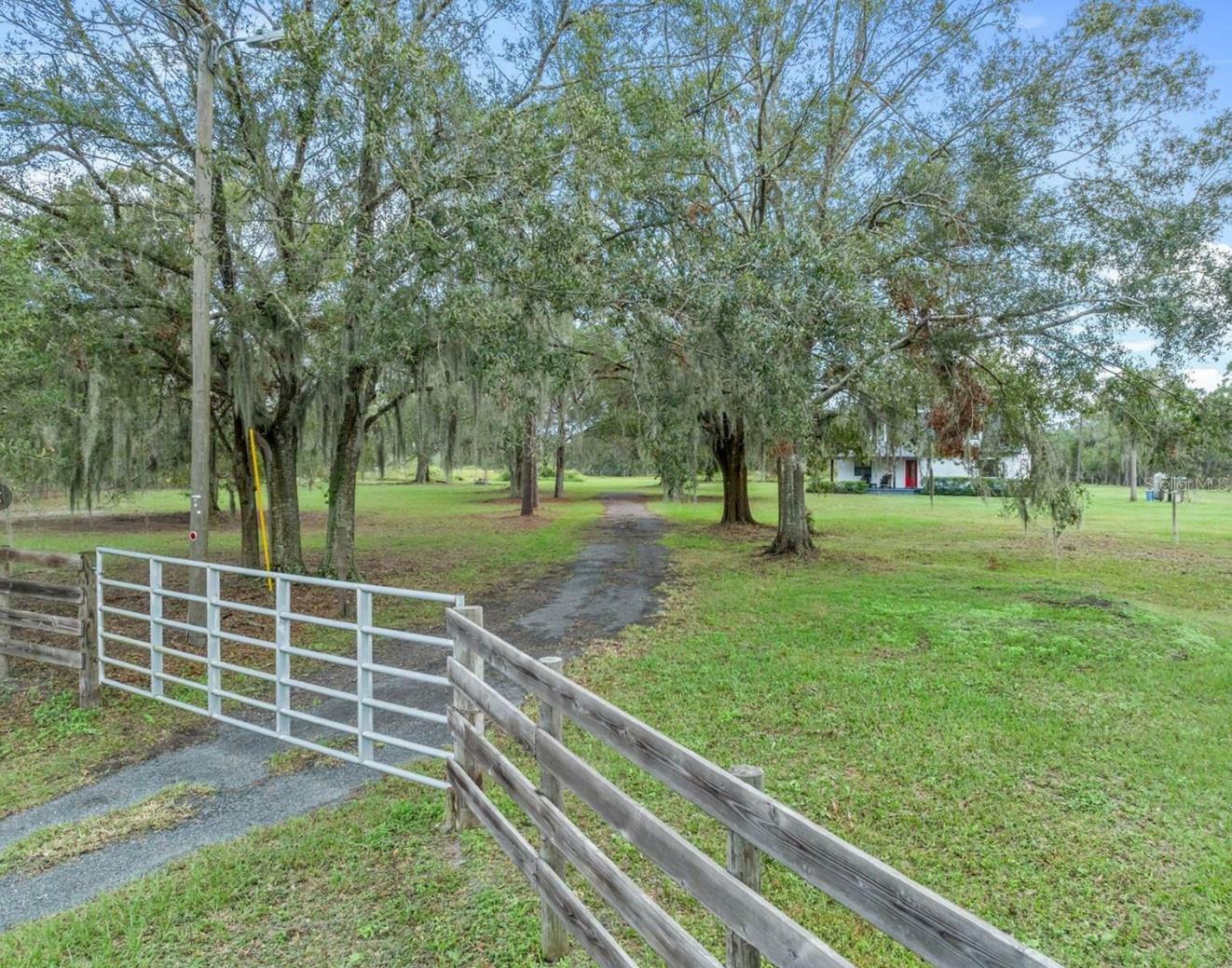Property Photo: 965 Keen Road FL 33843