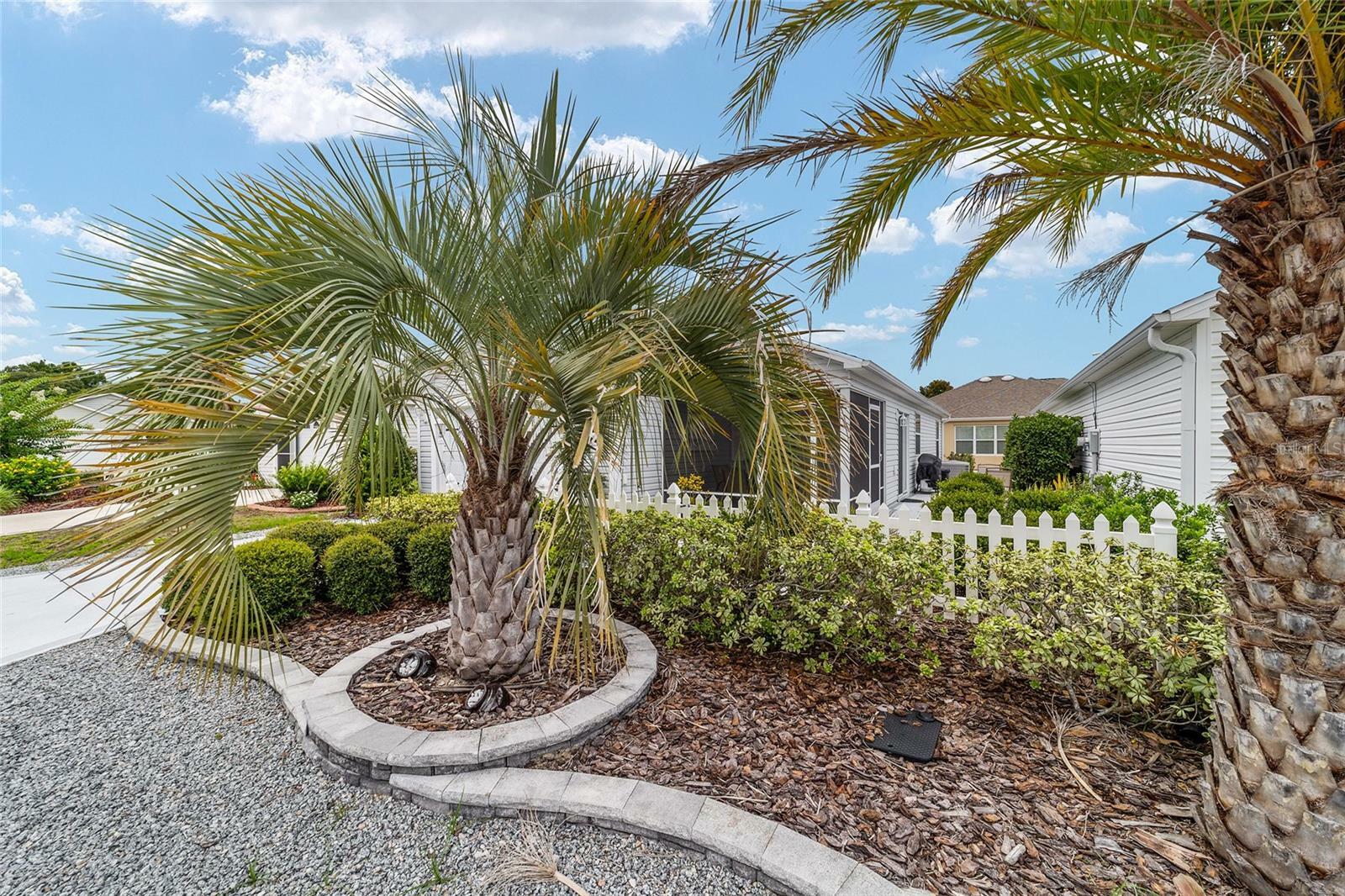 Property Photo: 2237 Jetta Way FL 32162