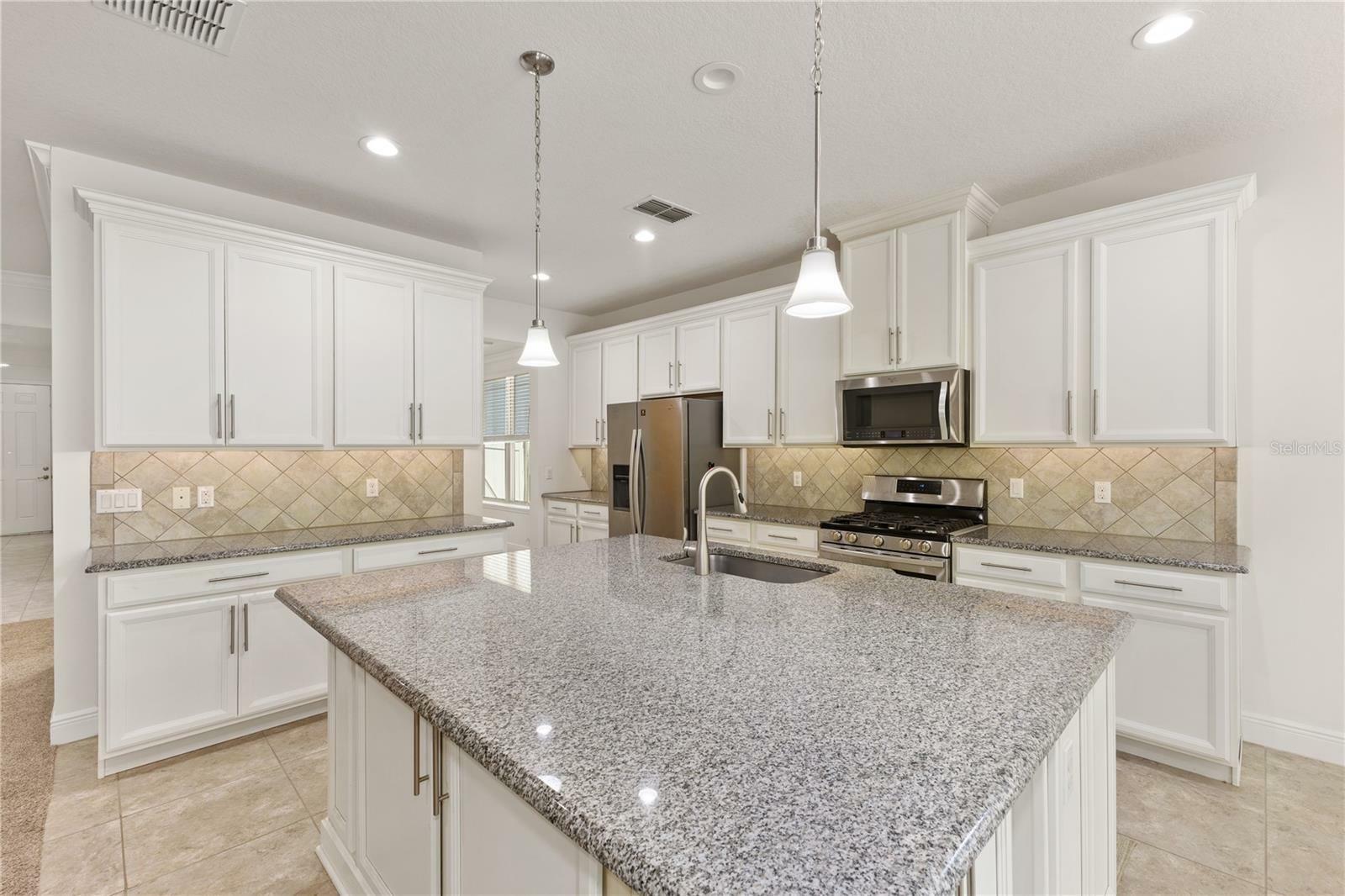 Property Photo: 9227 Outlook Rock Trail FL 34786