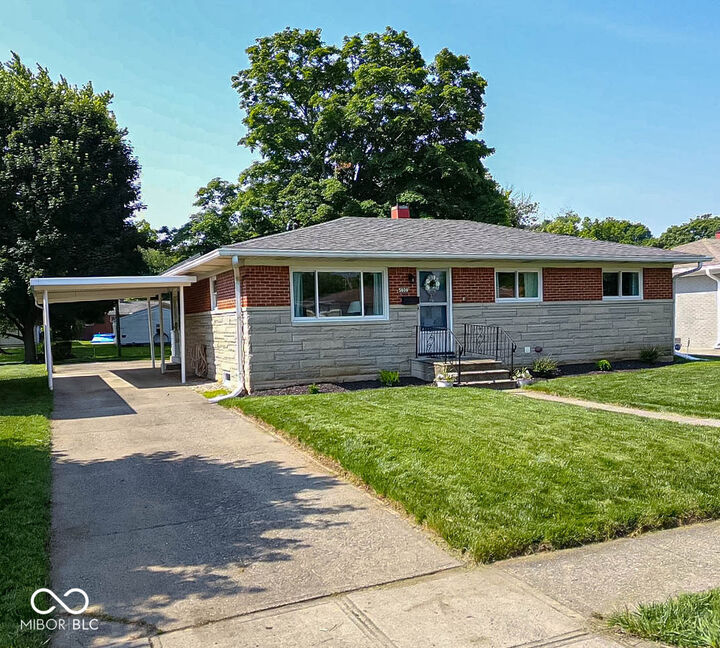 Property Photo: 5609 Meadowood Drive IN 46224