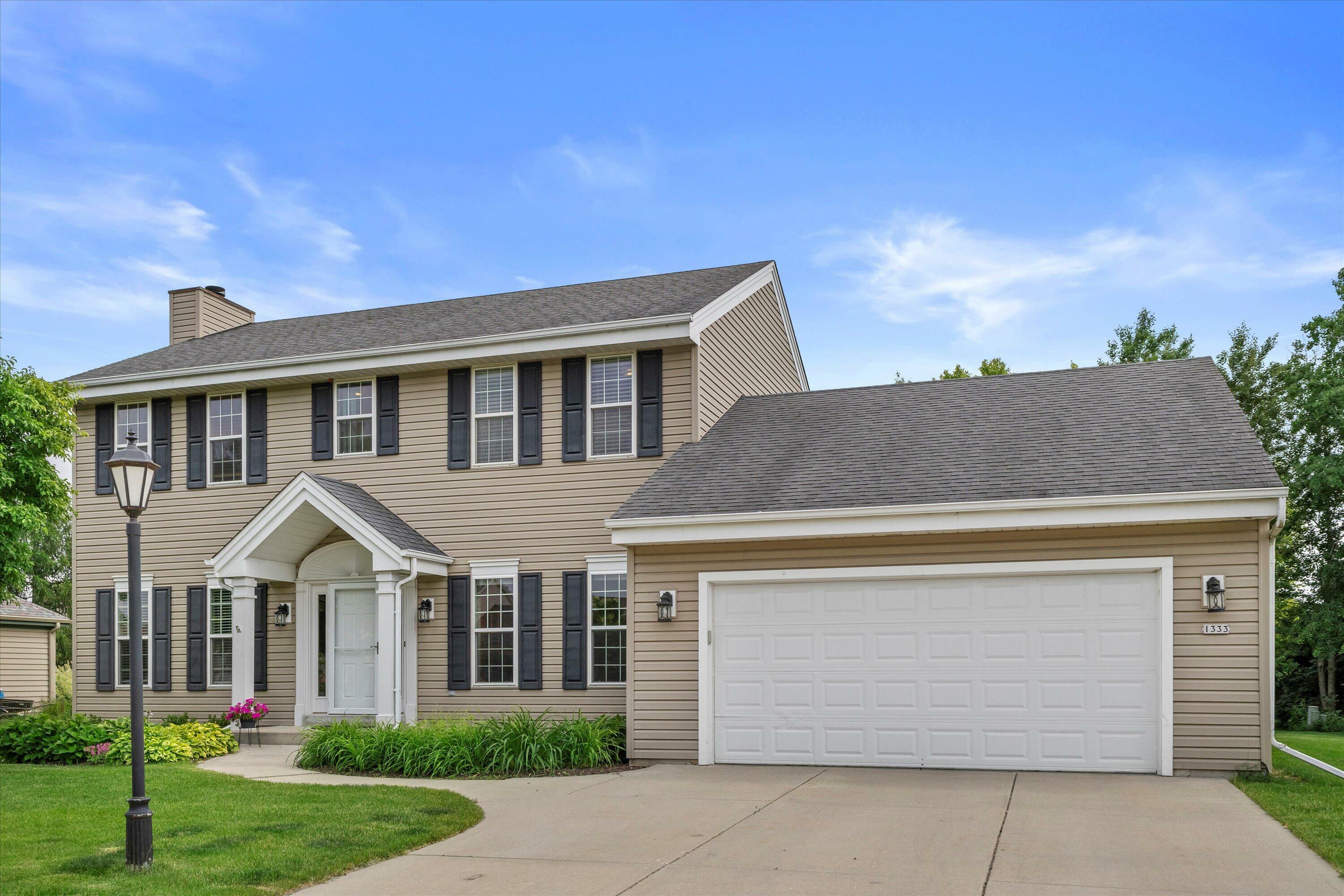 Property Photo: 1333 Mockingbird Dr WI 53066