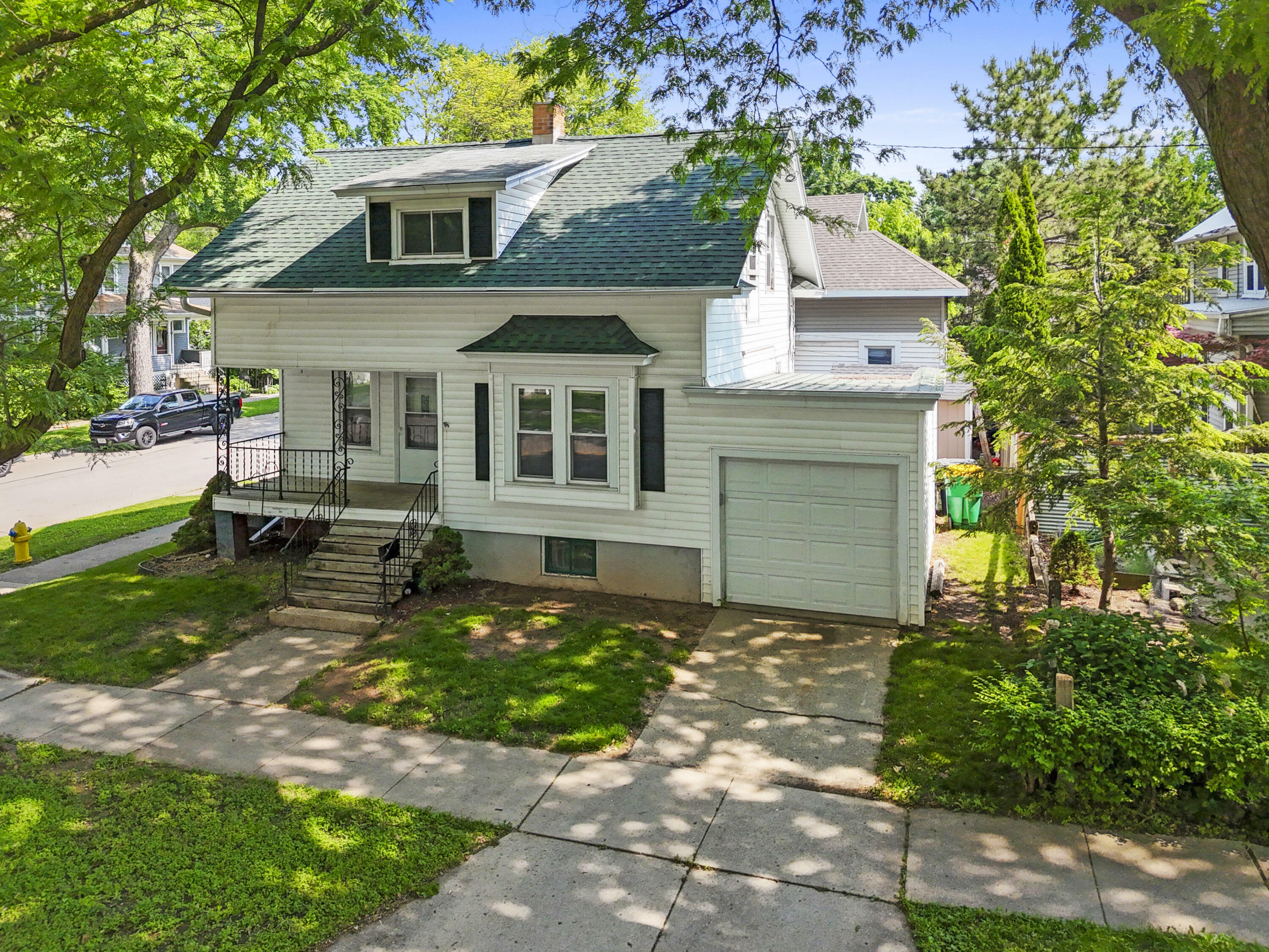 Property Photo: 816 Dousman St WI 54303